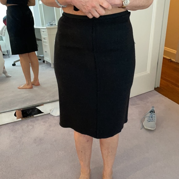 Black wool Prada skirt - Picture 4 of 5